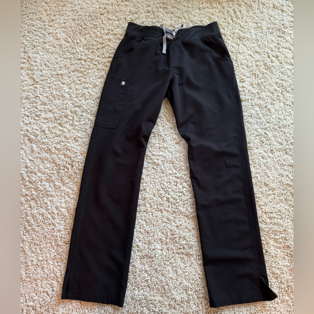 FIGS KADE CARGO SCRUB PANT - BLACK - Size MEDIUM/TALL